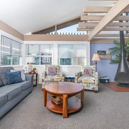 Retro 3Br W- Walkable Location Oceanview Patio By Beachview Rentals